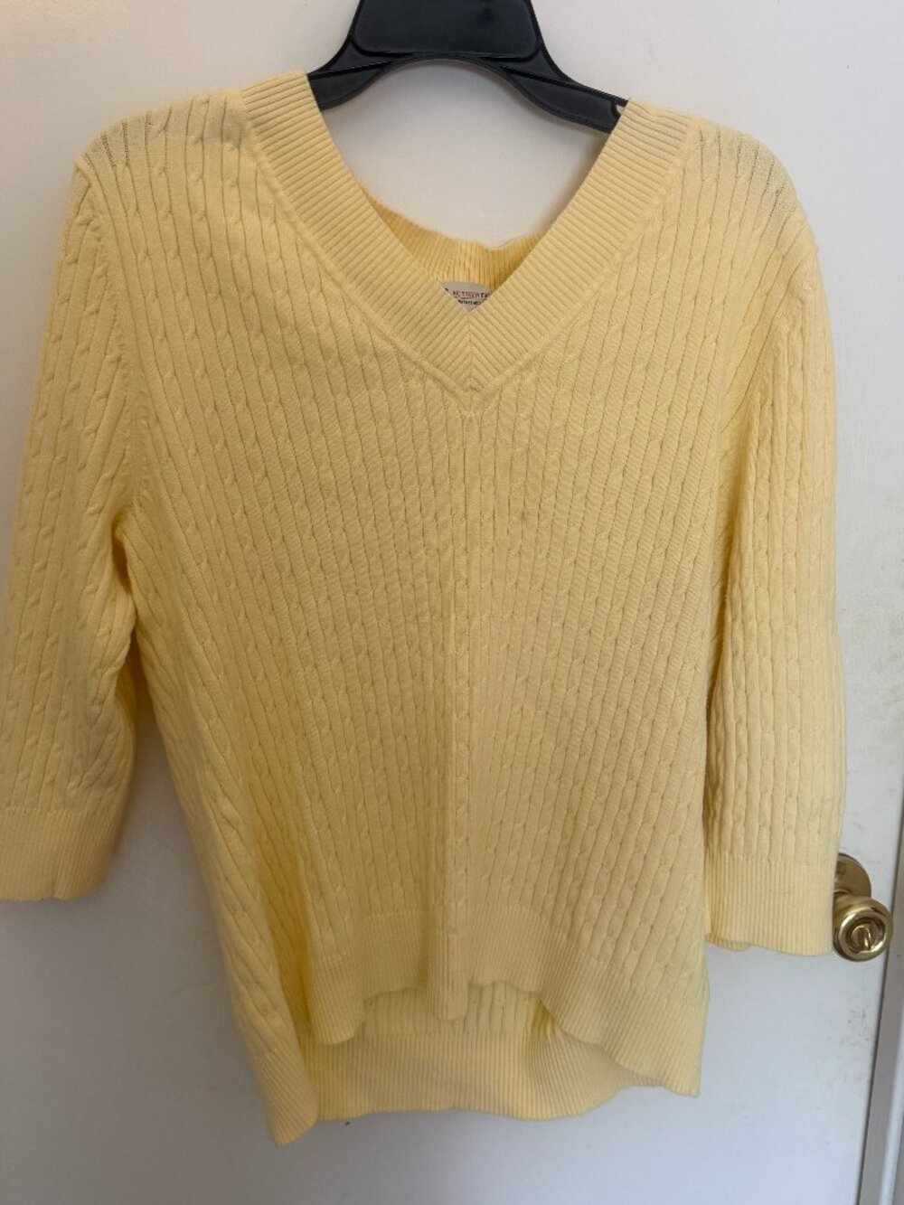 Faded Glory Butter Yellow V-Neck Sweater W 18W-20W
